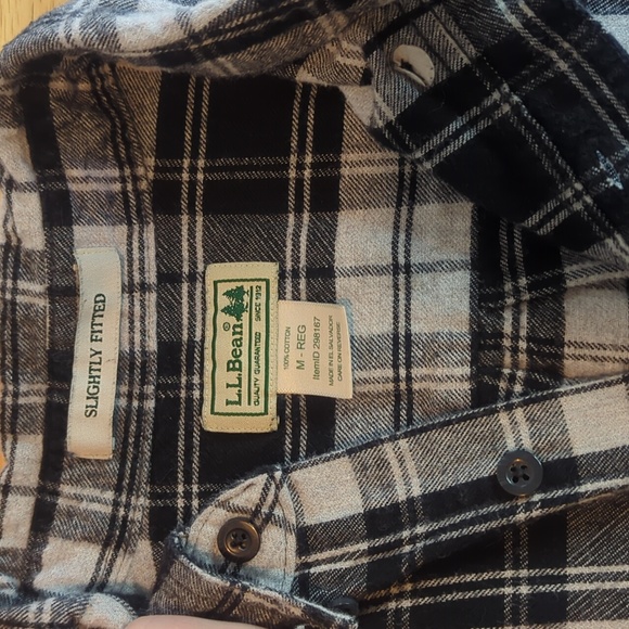 LL Bean Slightly Fitted Plaid Flannel Long Sleeve Button Up 100% Cotton - Picture 3 of 10